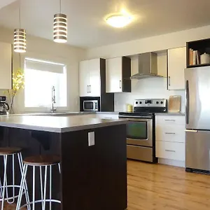  Apartment 103 Large & Sunny Beautiful Canada